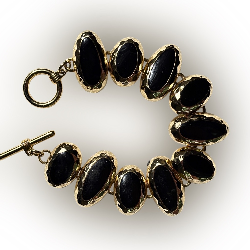 VINTAGE Black Faux Onyx Bracelet Gold Tone Setting